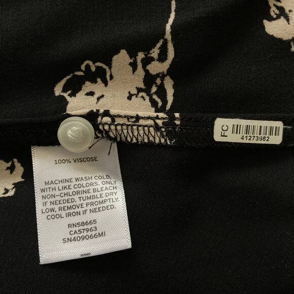 Something Navy Blouse XS Black Floral Chiffon Button Front - Picture 8 of 9